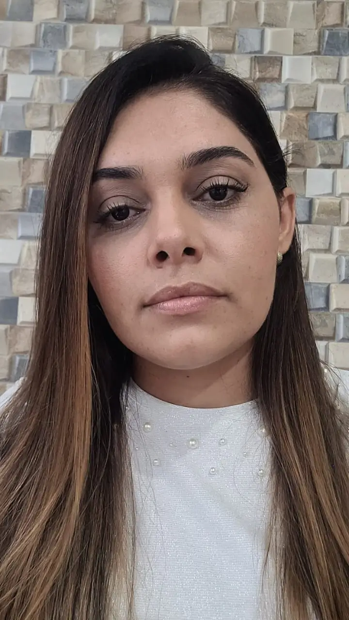 Lindoelma<br>35 anos · 2 filhos
